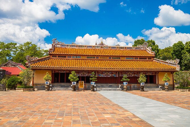 Hue: Royal Tombs Tour - Visit 3 Best Tombs & Pagoda - Stop 4: Thuy Xuan incense village and 700 years of craft