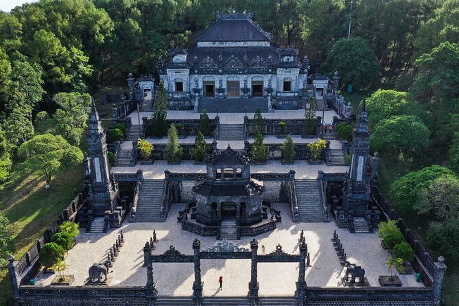 Hue Royal Tombs Tour: Visit Best Pagoda & King's Mausoleums - Guide Power in Hue: What Hung and Lam Tend to Do Well