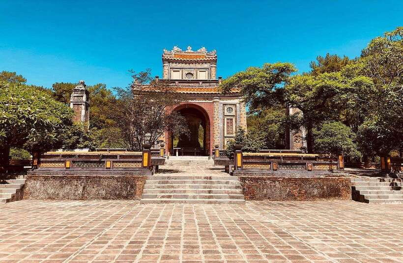 Hue Royal Tombs Tour: Visit Best Pagodas & Mausoleums - Minh Mang Tomb: a palace-like city built for wives, concubines, and eunuchs