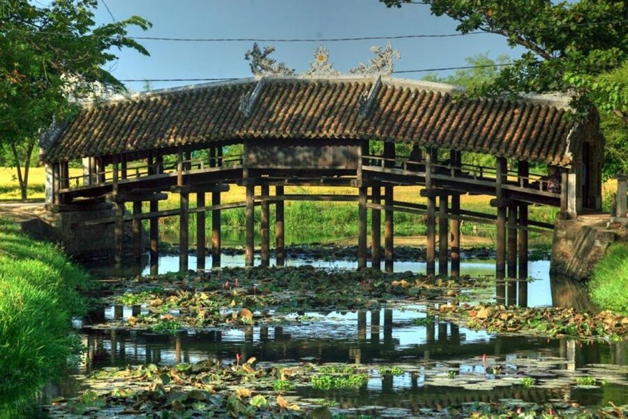 Hue to Hoi An by bus: Hai Van Pass, Lang Co, Marble mountain - Turning Hue to Hoi An into a 6-hour sightseeing route