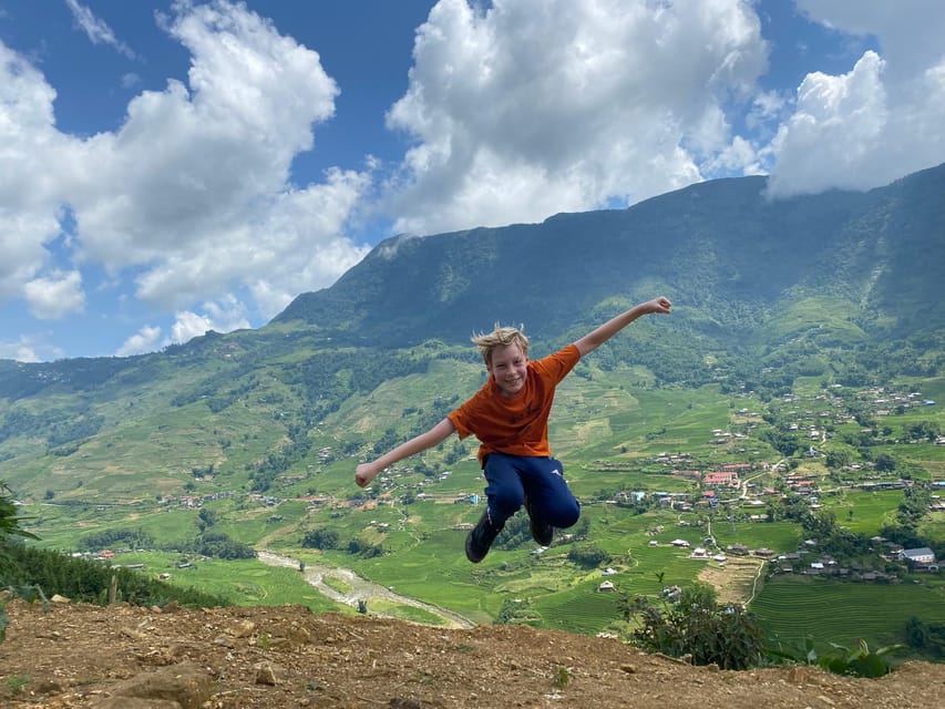 In Sapa: 1 Day Mountain Trek, Visit beautiful villages - Hang Da to Hau Thao: village time, not tourist time
