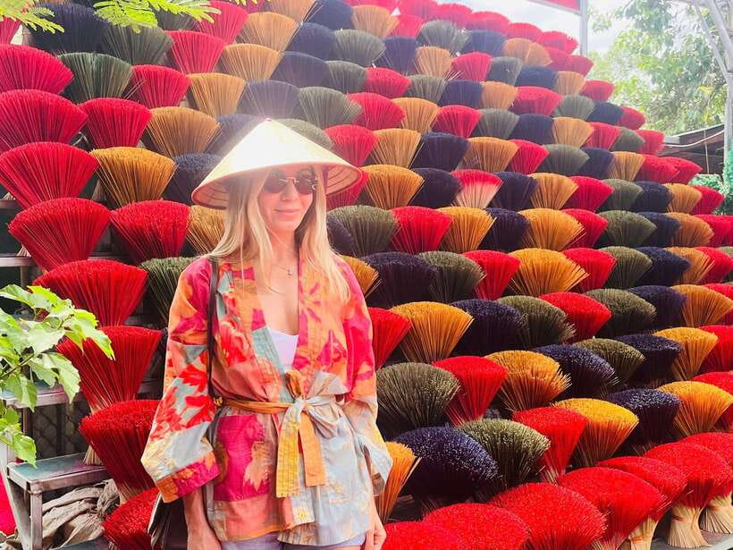 Incense, Hat Villages Tour/Traditional Crafts with Options - Quang Phu Cau incense sticks: where red means everyday ritual