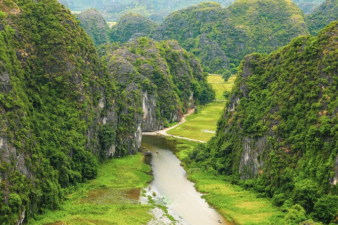 Incense Village Private Tour from Hanoi to Ninh Binh Old Capital - Tam Coc and Bich Dộng: boat time, caves, and rice paddies