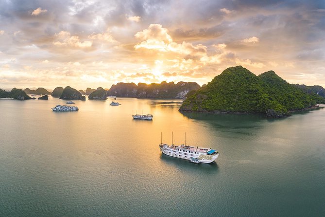 Indochina Sails Halong Bay - Your cabin: teak comfort, private bathroom, and quiet time