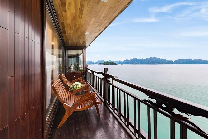 La Regina 3 days tour - Visiting Ha Long Bay & Lan Ha Bay - Light and Dark Cave on Lan Ha Bay: boats, kayaking, and calm water