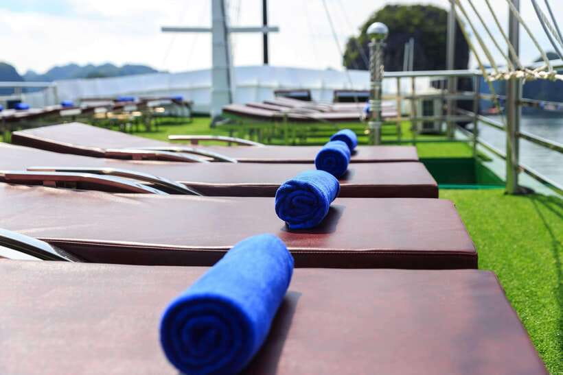 Lan Ha Bay: 2-Day Cruise with Meals, Activities and Pickup - Food and the onboard social extras: what’s included, what’s not