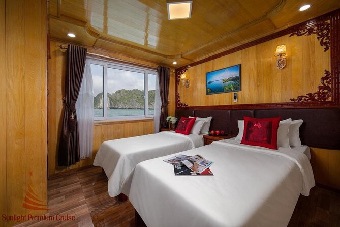 Lan Ha bay Boutique Cruise 2D/1N Tour: Kayaking & swimming at pristine places - Swimming Time, Including Night Swim and the Limestone Jump
