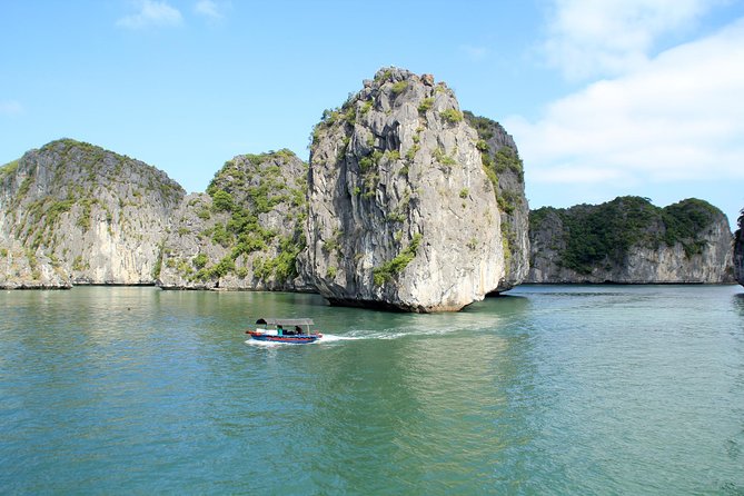 Lan Ha bay Boutique cruise 3D/2N: Kayaking - Swimming & Biking Viet Hai villages - Day 2: sunrise moments, quiet-bay breakfast, and kayaking time