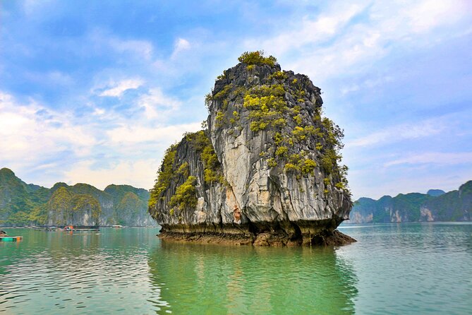 Lan Ha - Ha Long bay with local experts (small group guaranteed) - Southern Ha Long time: Dau Be Island, Vung Vieng, and quiet arches