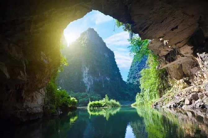 Luxury Hoa Lu - Tam Coc - Mua Cave 1 Day Tour - By Limousine & Small Group - Mua Cave (Dancing Cave): almost 500 steps to Lying Dragon Mountain views