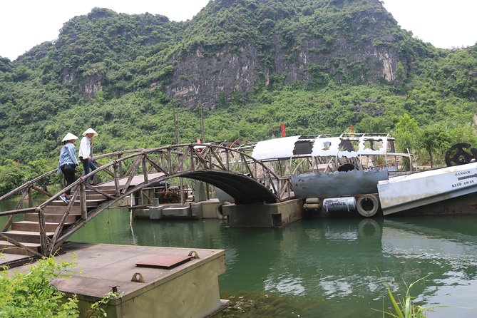 Luxury Limousine Trang An-Mua Cave - Bich Dong max 6-8 pax/ group - Set-menu lunch in Ninh Binh, then a short reset