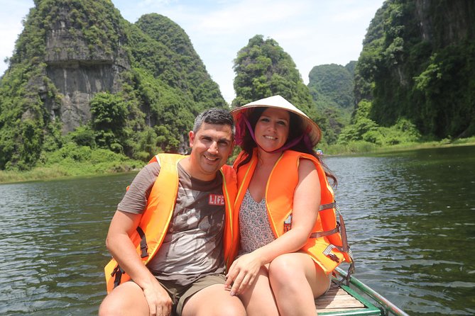 Luxury Limousine Trang An-Mua Cave - Bich Dong max 6-8 pax/ group - Local family stop and wet rice culture learning