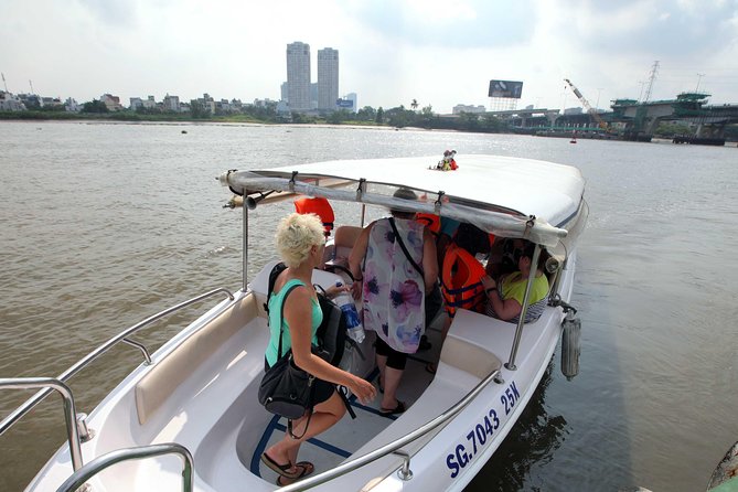 Luxury Speedboat 2 Ways from Ho Chi Minh city to Cu Chi Tunnels - Lunch, Mineral Water, and the Cassava Moment