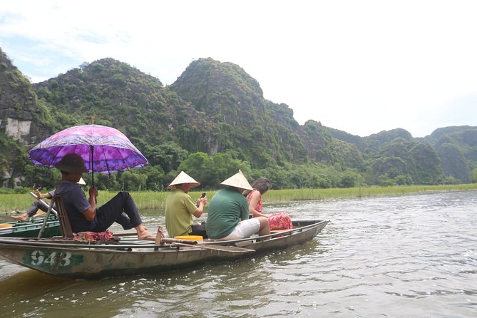 Luxury Tam Coc or Trang An-Mua Cave -Bich Dong Max 6 -8 pax/group - Sampan boat ride: where the caves do the work