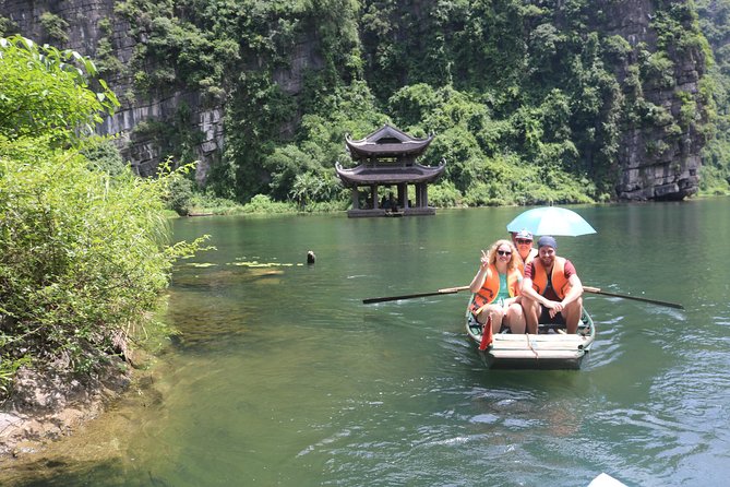 Luxury Tam Coc or Trang An-Mua Cave -Bich Dong Max 6 -8 pax/group - Small-group size and tight pacing, the good and the trade-offs