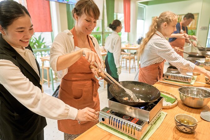 M.O.M Cooking Class in Saigon - The 4-hour clock: how they keep the class moving