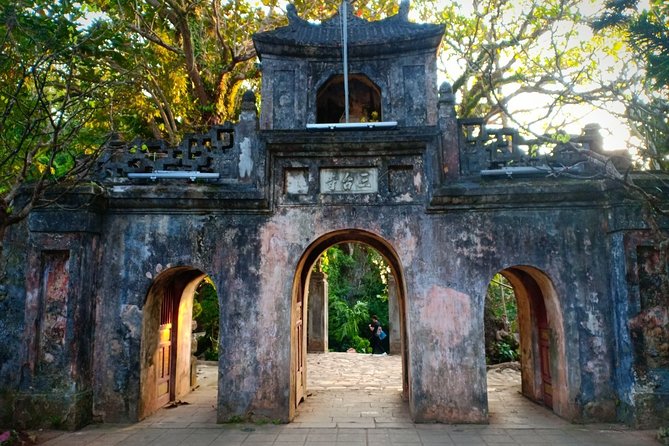 Marble mountain - Am Phu Cave - Monkey mountains in the afternoon - Am Phu Cave gives you a quick spiritual break