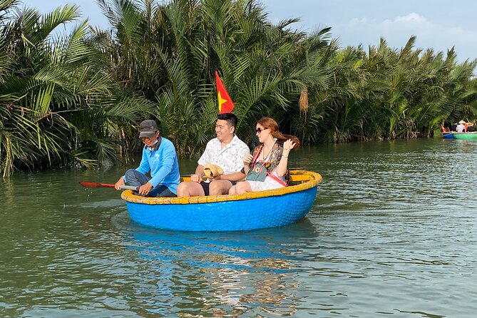 Market Tour , Basket Boat and Cooking Class Hoi An - War stories and real memory, handled through conversation