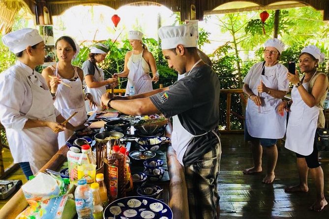 Market Tour , Basket Boat and Cooking Class Hoi An - Pickup, timing, and how the 5 hours actually flow