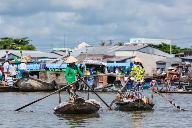 Mekong Delta & Cai Rang Floating Market 2-Day Tour from HCMC - The hands-on lunch: learning bánh xèo and eating it warm