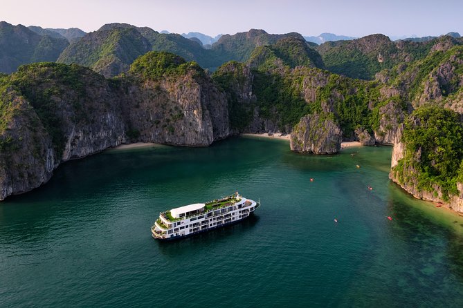 Mon Chéri Cruise 5 star: Unique 2 Days Tuan Chau - Halong bay - Lan Ha Bay - Day 1 in Lan Ha Bay: lunch onboard while the canals open up