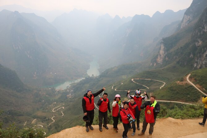 Motorcycle Dirt Bike 2 Days Off The Beaten Track + Privater Room - Dinh Vua Meo and the Hmong King Palace: Culture in a Busy Day