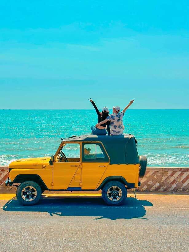 Mui Ne: Best Private Sand Dunes Jeep Tour at Sunrise/Sunset - Fairy Stream: The Barefoot Walk People Love to Argue About