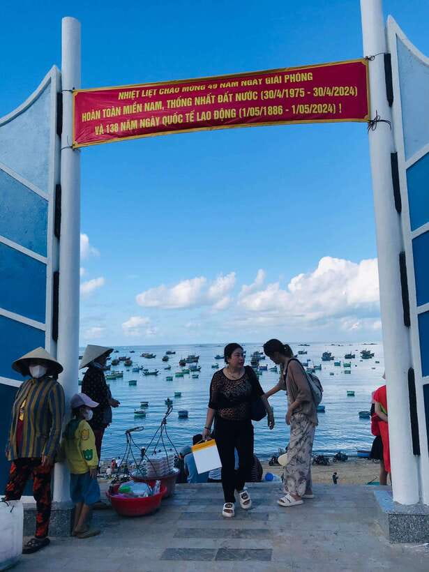 Mui Ne: Sunrise or Sunset Jeep Tour & Quad Bike With Driver - Quad bike rules, driver English, and how to ride smart