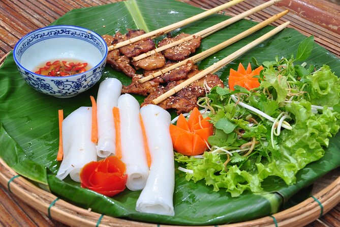 My Grandma's Home Cooking Class in Hoi An - Cooking the Regional Stars: Banh Xeo, Pork Brochettes, Papaya Salad, and Fish