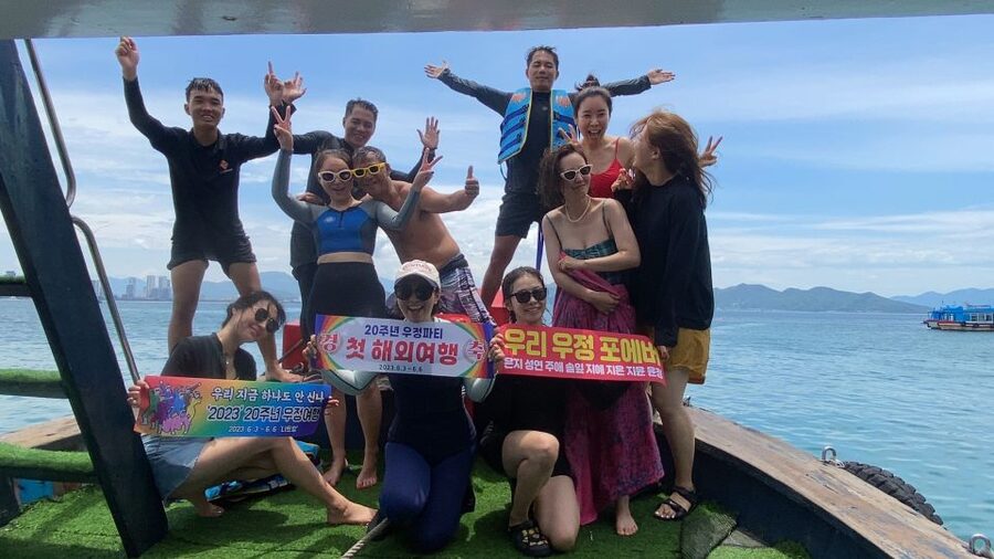 Nha Trang: Coral Reef Snorkeling and Floating Bar Party - Snorkeling on the Reefs: What to Expect From Hon Tam