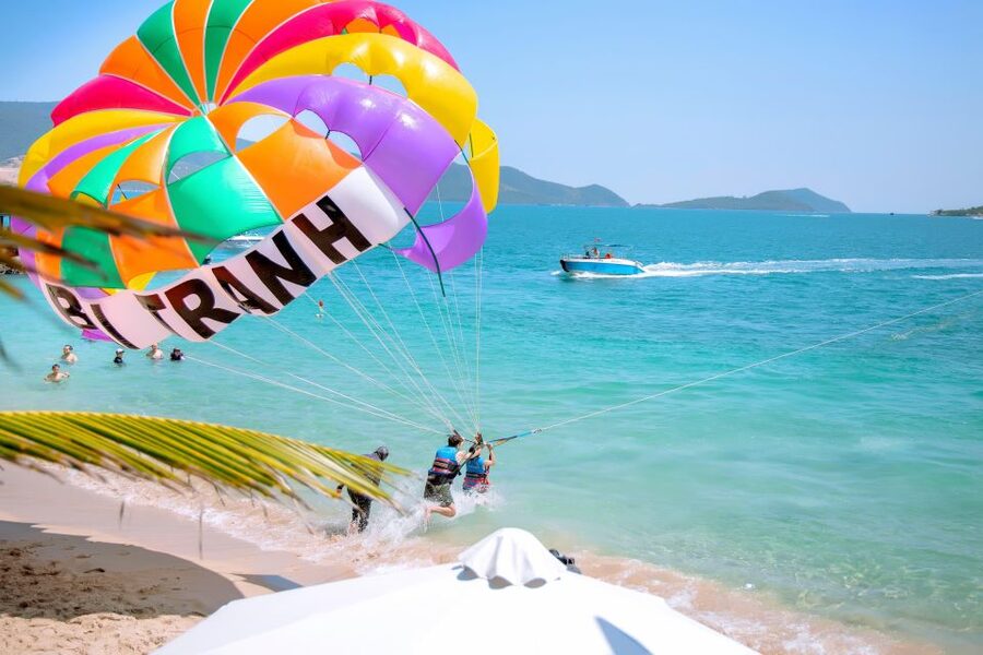 Nha Trang: Hon Mieu and Hon Tam Island Tour with Lunch - Between-island boating: the view factor is real