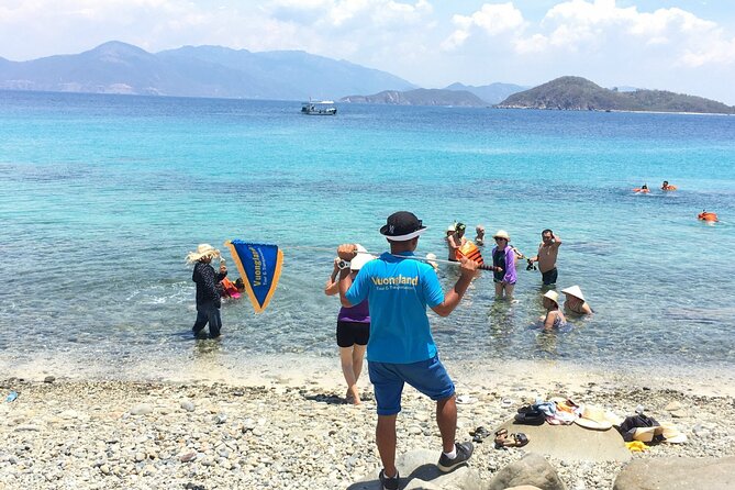 Nha Trang Snorkeling Tour-Vuongland Travel - Group size and the comfort factor