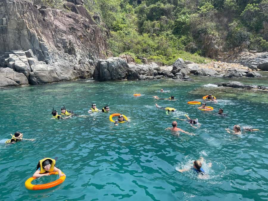 Nha Trang: Snorkeling Tour with BBQ Lunch at Coral Reef - Lunch inside: BBQ seafood and Vietnamese dishes, served after snorkeling