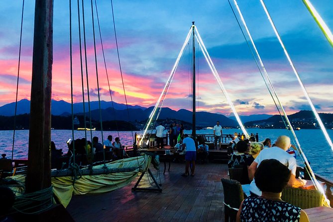 Nha Trang Sunset Cocktails and Dinner Cruise - Cruise Time on Nha Trang Bay: What You’ll See and What to Aim For
