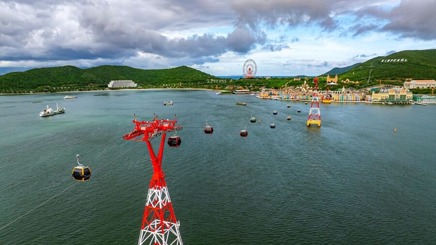 Nha Trang: VinWonders Entry Ticket with Optional Cable Car - The cable car option: When it saves time, and when it costs it