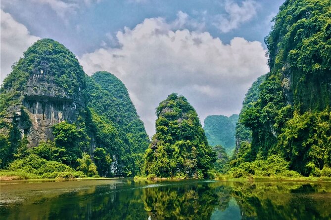 Ninh Binh 2 Days 1 Night Tour: Unique Itinerary - Tam Coc after lunch: the sampan ride and your turn at rowing