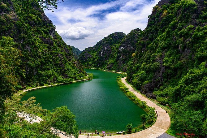 Ninh Binh Daily Tour: Hoa Lu- Am Tien Cave - Tam Coc- Bike - Bich Dong pagoda - Getting Out of Hanoi Smoothly: Pickup, Timing, and the Small-Group Feel