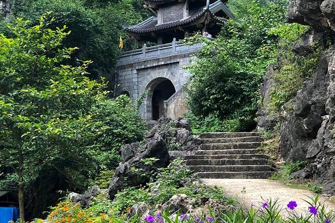 Ninh Binh Daily Tour: Hoa Lu- Am Tien Cave - Tam Coc- Bike - Bich Dong pagoda - Bich Dong Pagoda: The 1428 Climb and Quiet Views on the Mountain