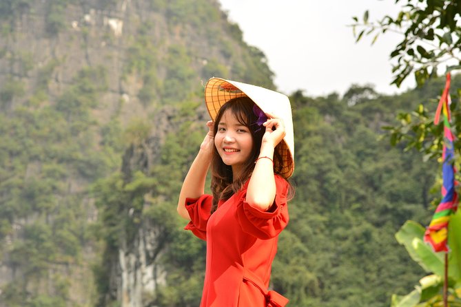 Ninh Binh Daily Tour: Hoa Lu - Am Tien Cave- Trang An boat ride - Price and inclusions: why $72 can work out well