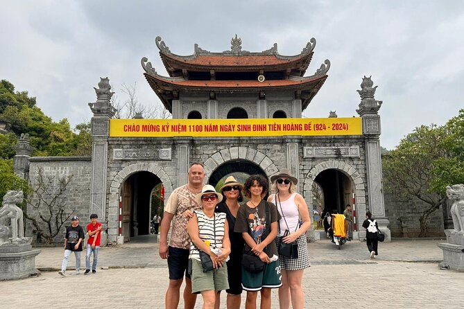 Ninh Binh Day Tour from Hanoi: Hoa Lu Trang An and Mua Caves - Lunch, Entrance Fees, and Optional Bikes: Where the Value Comes From