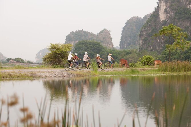 Ninh Binh Day Tour To Visit Hoa Lu - Trang An/Tam Coc - Mua Cave - Choosing Trang An Grottoes or Tam Coc: Boat Time, Cave Feel, and the One Mistake to Avoid