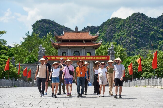 Ninh Binh Day Trip: Hoa Lu-Trang An/Tam Coc-Mua Cave-Cycling-Boat - Hoa Lu ancient capital by bicycle, temples and a workout mix