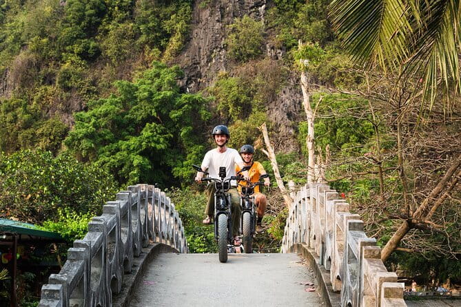 Ninh Binh E-Bike Tour -Secret Landscapes Tam Coc Countryside plus - Starting at Thai Vi Temple: calm architecture before the ride