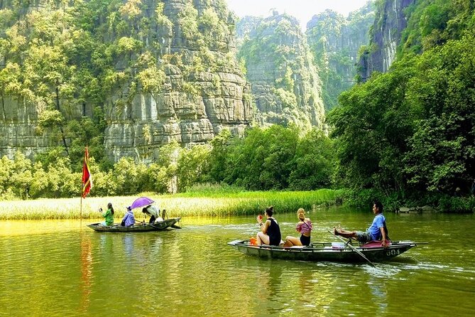 Ninh Binh Full-Day to Hoa Lu Tam Coc & Mua Cave Via Boat & Bike - Hoa Lu Temples of the Dinh and Le Dynasties: Walking Through an Old Capital