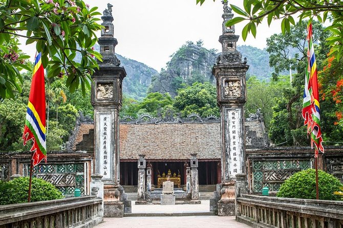 Ninh Binh Full-Day Tour from Hanoi to Hoa Lu, Tam Coc & Mua Cave Via Boat & Bike - Mua Cave: almost 500 steps, then the big view