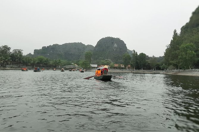 Ninh Binh Full-Day Tour from Hanoi to Hoa Lu, Tam Coc & Mua Cave Via Boat & Bike - The guide and small details that can make or break the day