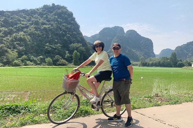 Ninh Binh Full Day Trip From Hanoi To Hoa Lu, Trang An, Mua Cave - Lunch Between Stops: Buffet Fuel That Keeps the Day Moving