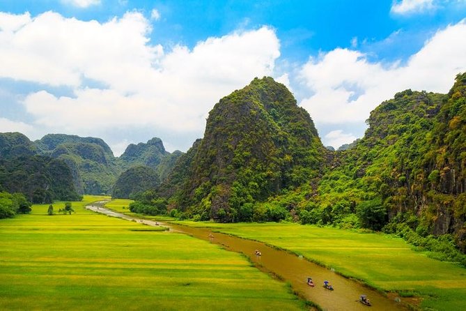 Ninh Binh Highlights Hoa Lu/Bai Dinh-Trang An/ Tam Coc- Mua Cave - Hanoi Pickup to Ninh Binh Drive: Timing and Comfort