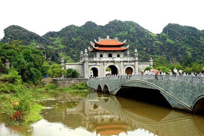 Ninh Binh Highlights Hoa Lu/Bai Dinh-Trang An/ Tam Coc- Mua Cave - Mua Cave 500 Steps and the Tam Coc Valley View