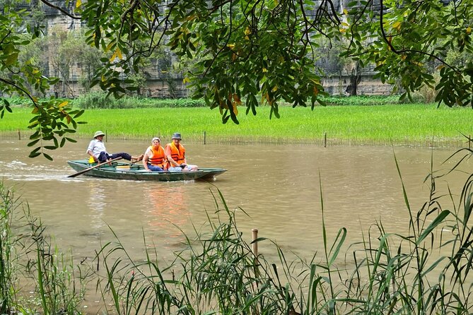 Ninh Binh HIGHTLIGHT & HIDDEN GEM Tour From Hanoi: Skip-The-Line - Why This Ninh Binh Tour Starts at 6:30